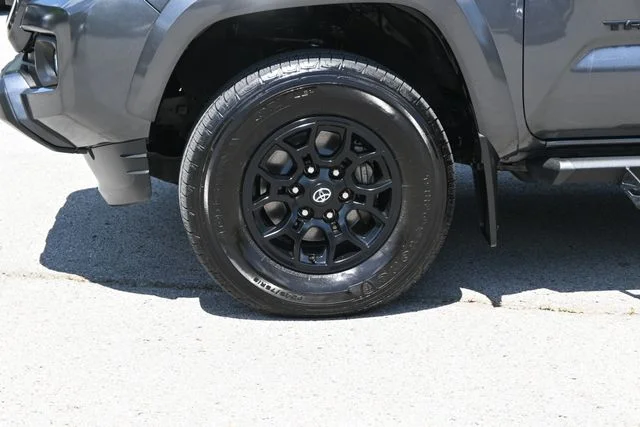 Used 2022 Gray Toyota SR5 image 13
