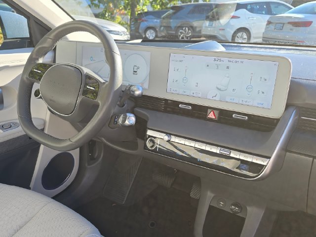 2023 Hyundai IONIQ 5 Limited - Photo 11