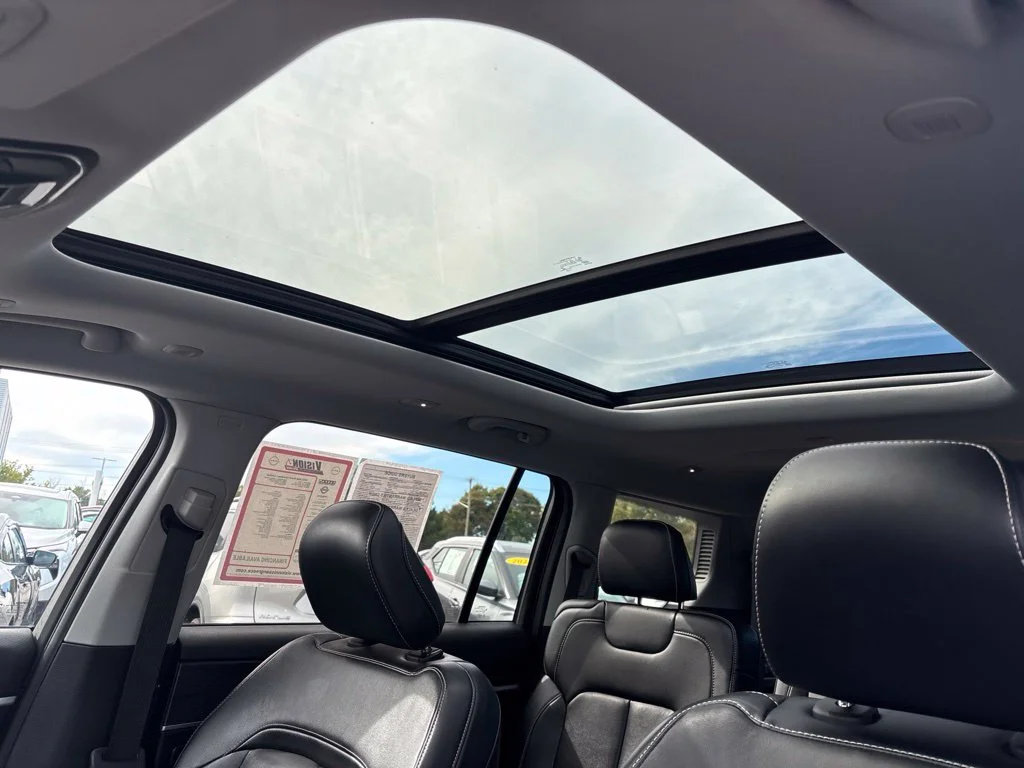 Used 2021 White Jeep Limited image 17