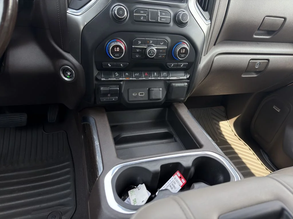 Used 2020 SUMMIT WHITE Chevrolet RST image 47