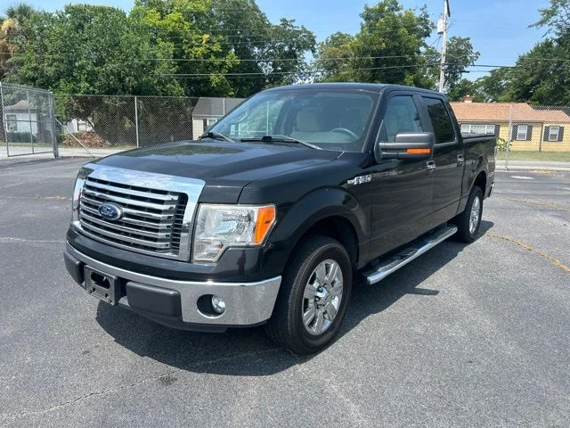 Used 2012 Black Ford XLT image 1