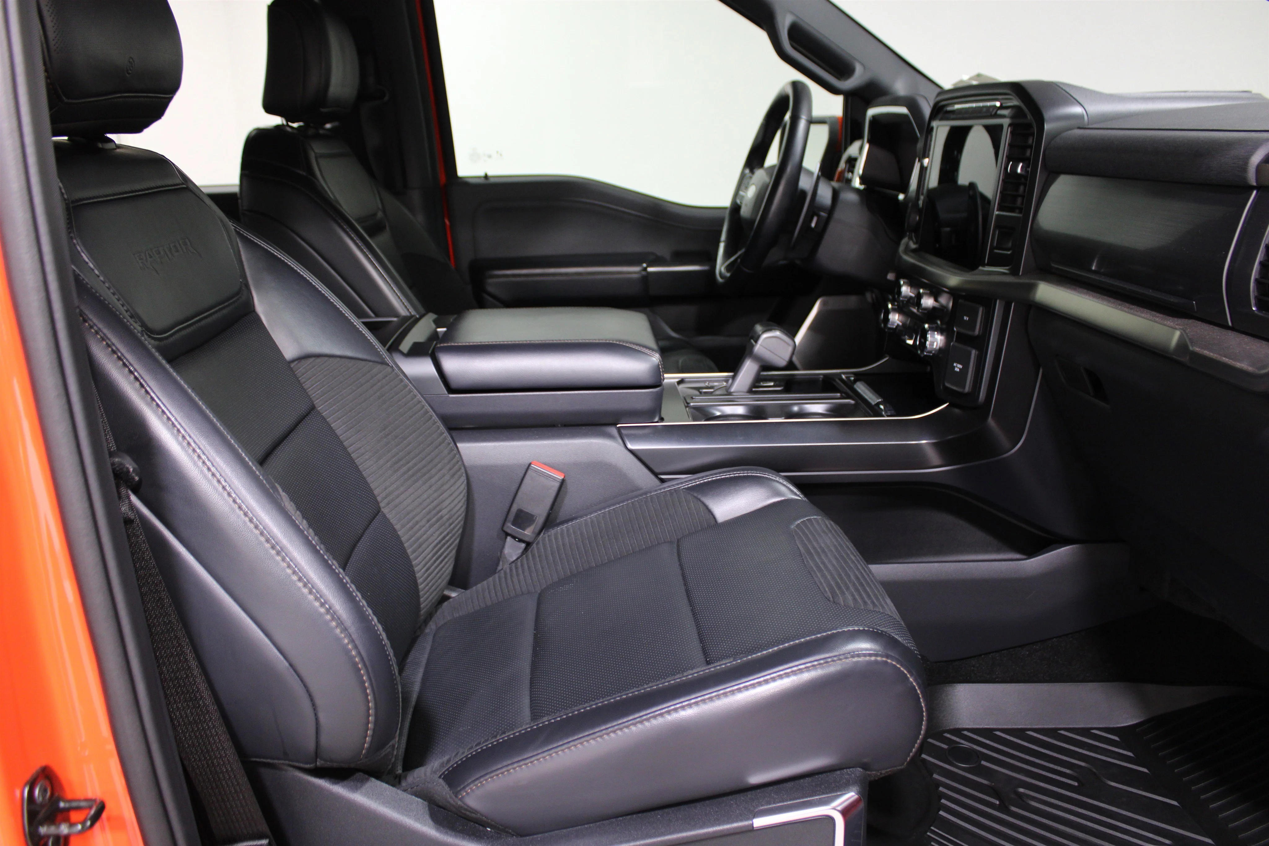 2022 Ford F-150 Raptor - Photo 24