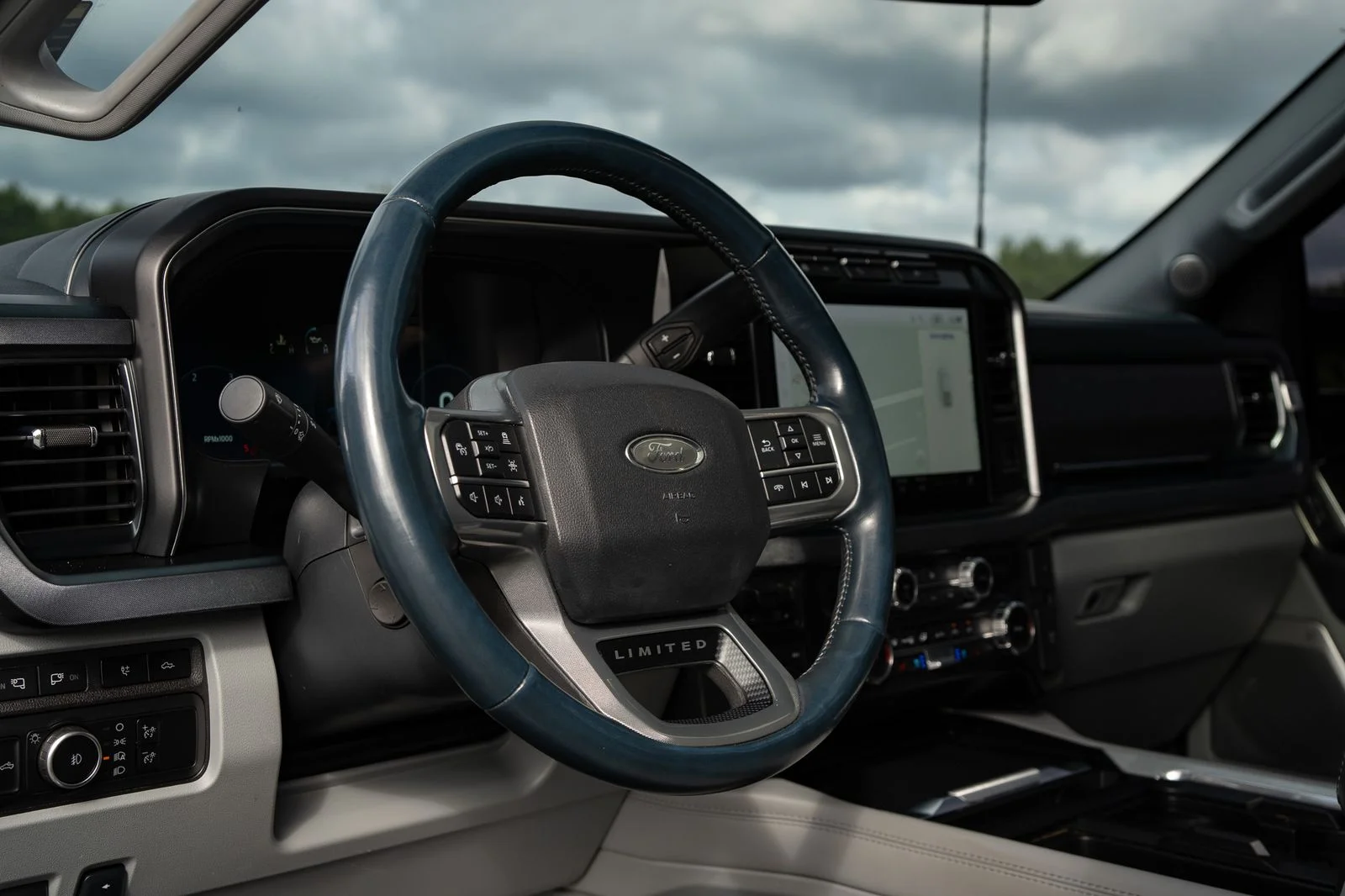 Used 2024 Black Ford Limited image 25