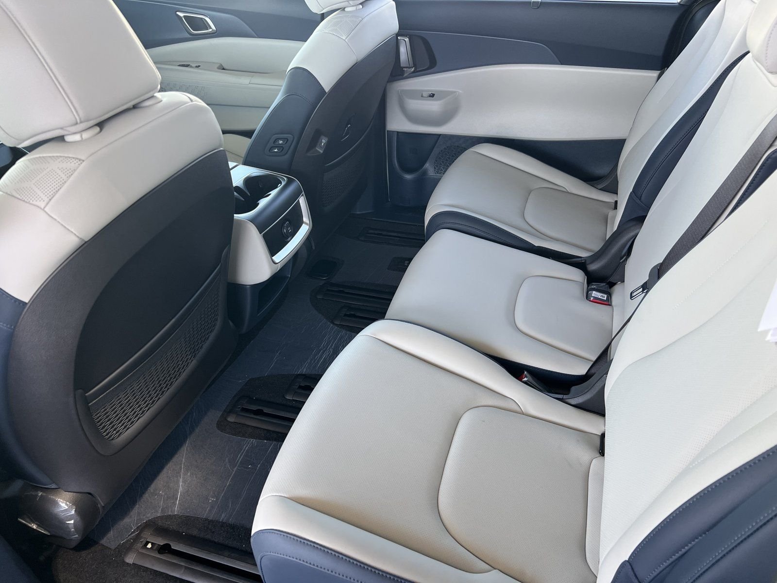 New 2026 Ivory Silver Kia EX image 12