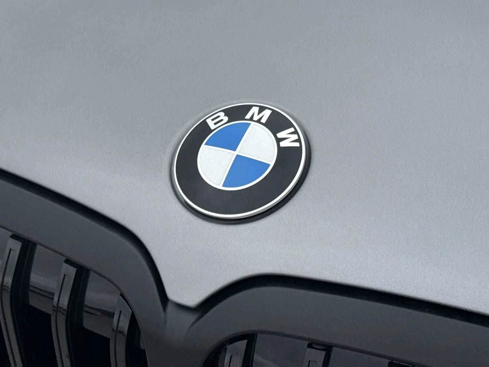 New 2026 Skyscraper Grey Metallic BMW M60i image 12