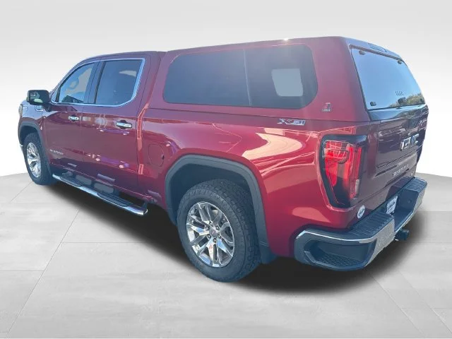 Used 2021 CAYENNE RED TINTCOAT GMC SLT image 3