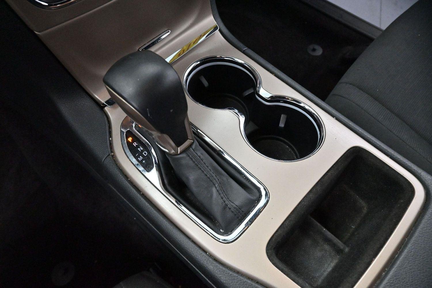 Used 2016 Granite Crystal Metallic Clearcoat Jeep Laredo image 23