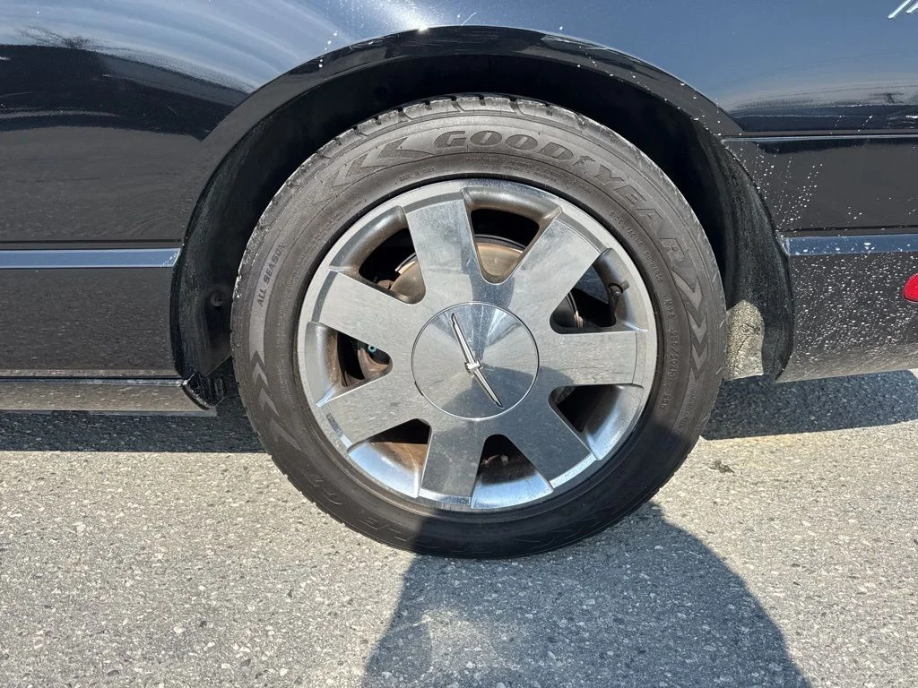 Used 2002 Black Ford Base image 22