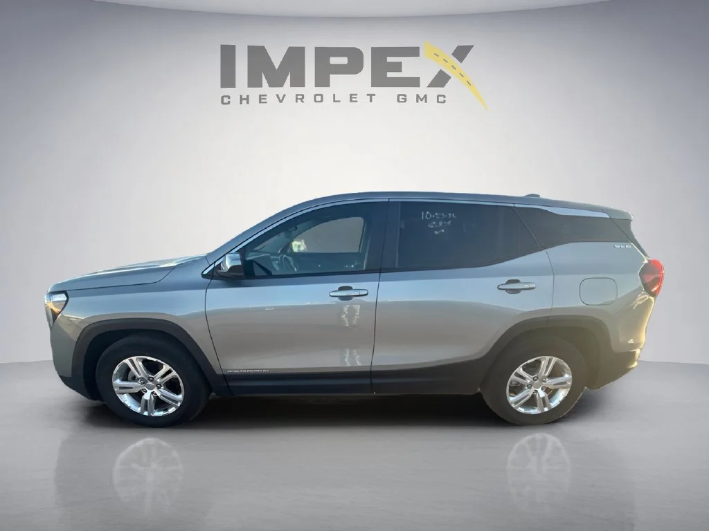 Used 2024 Sterling Metallic GMC SLE image 2