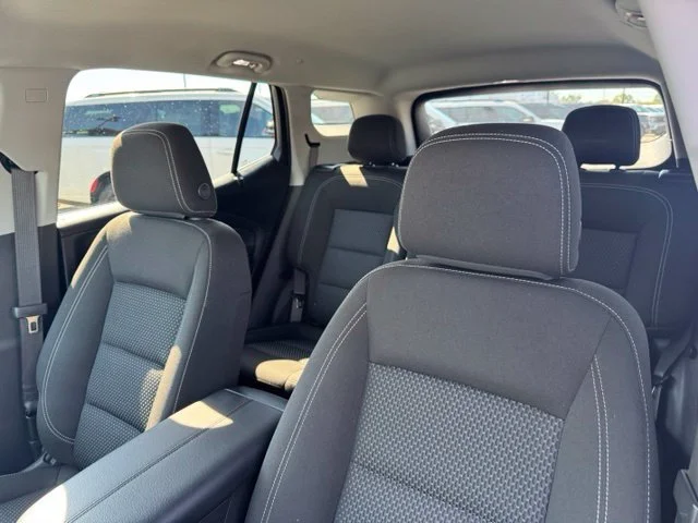 Used 2023 White GMC SLE image 24