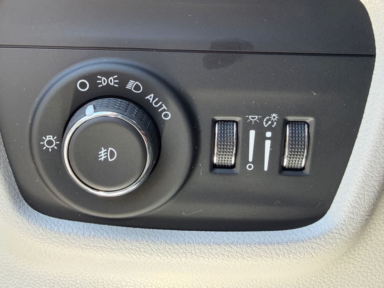 Used 2022 Baltic Gray Metallic Clearcoat Jeep Overland image 18
