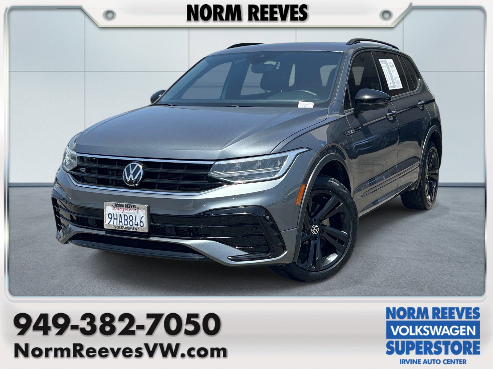 2023 Volkswagen Tiguan 2.0T SE R-Line Black's photo