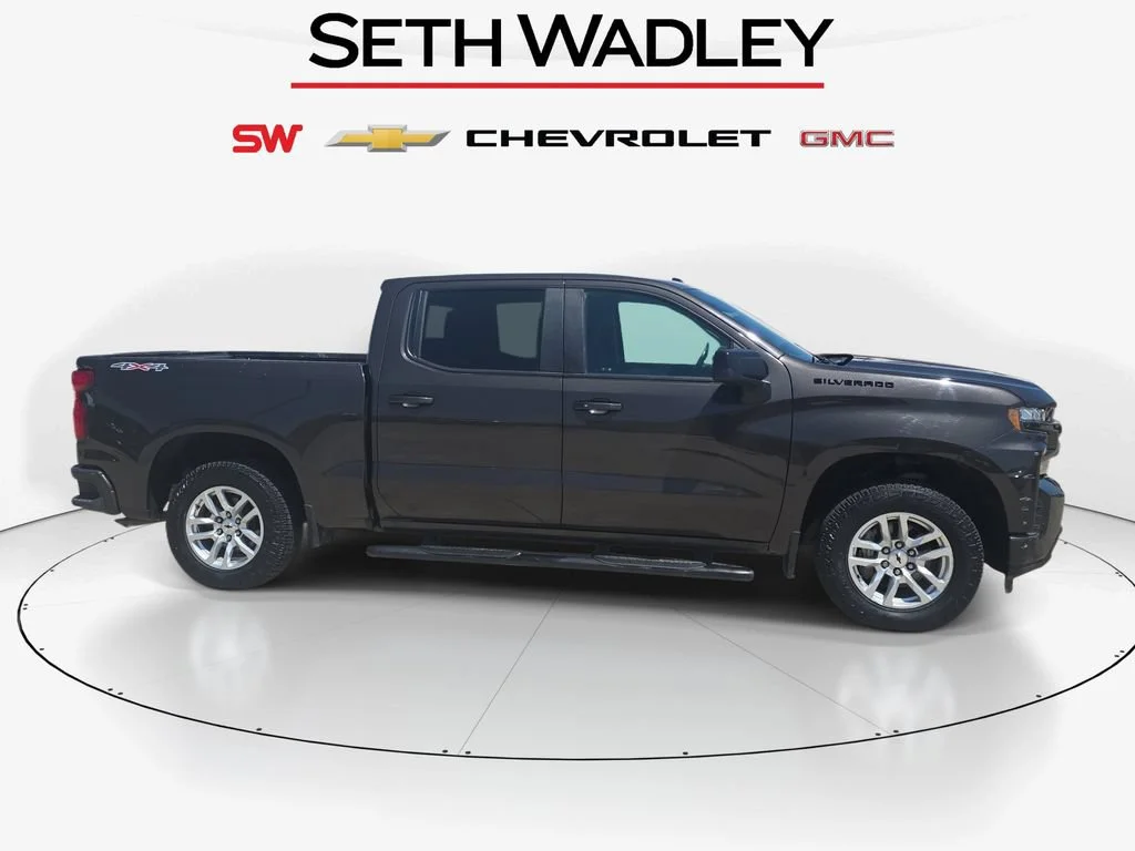 Used 2021 Oxford Brown Metallic Chevrolet RST image 4