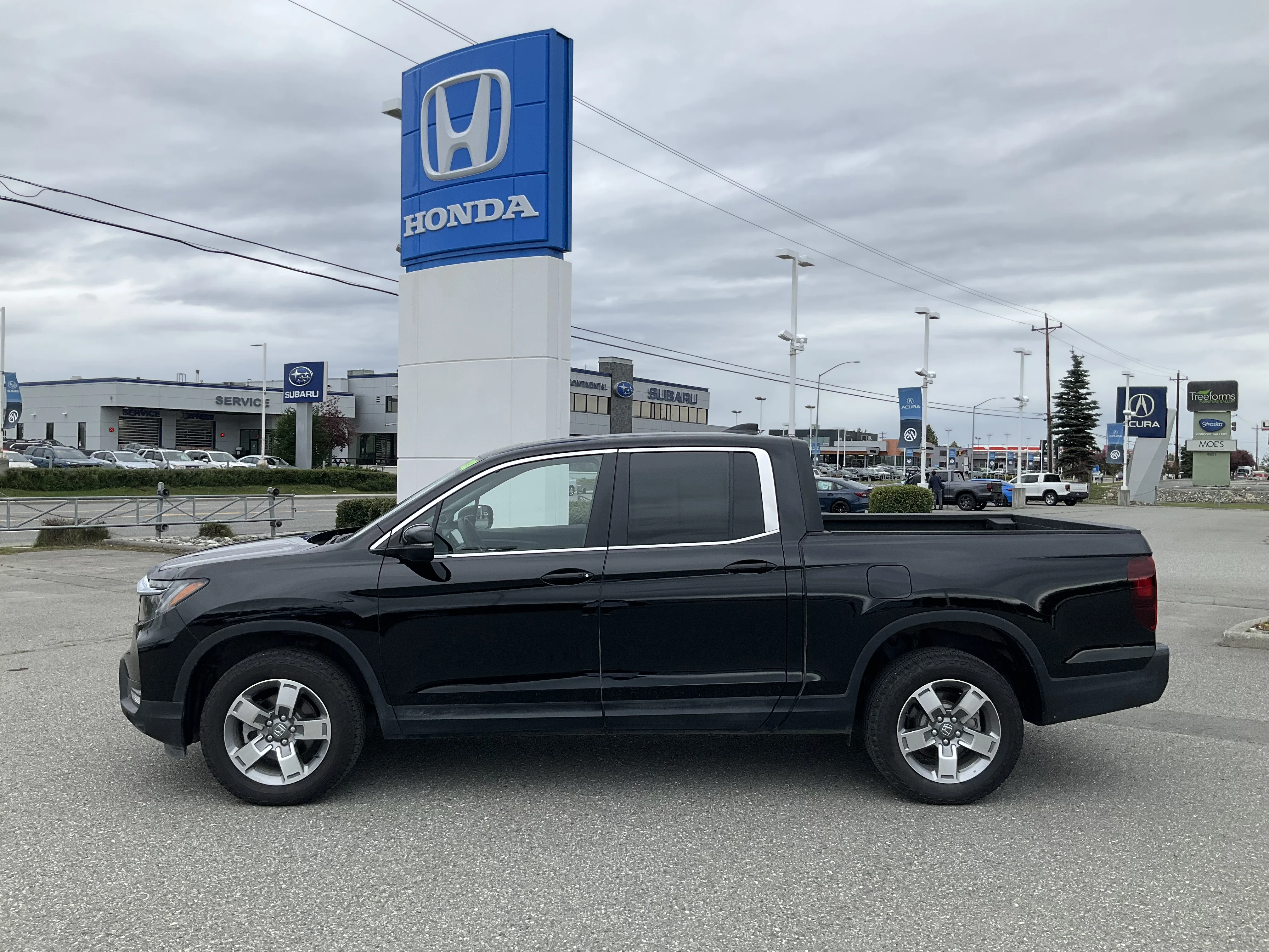 Used 2026 Black Honda RTL image 3
