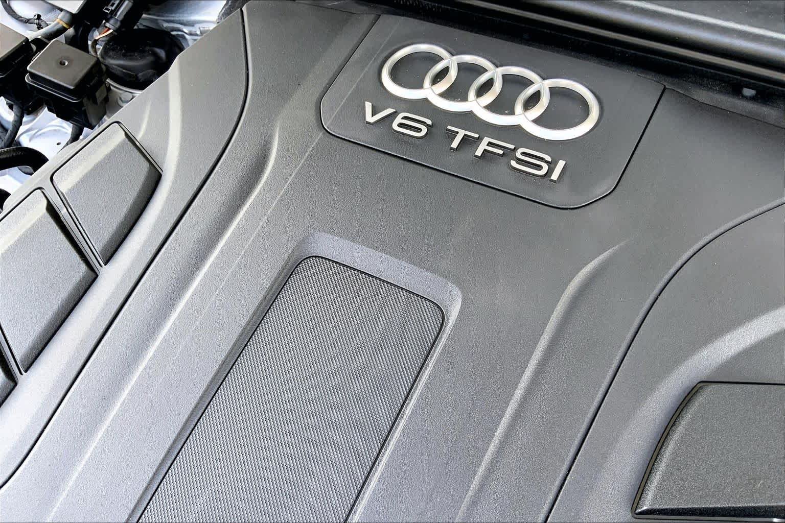 Used 2017 Florett Silver Metallic Audi Premium Plus image 33