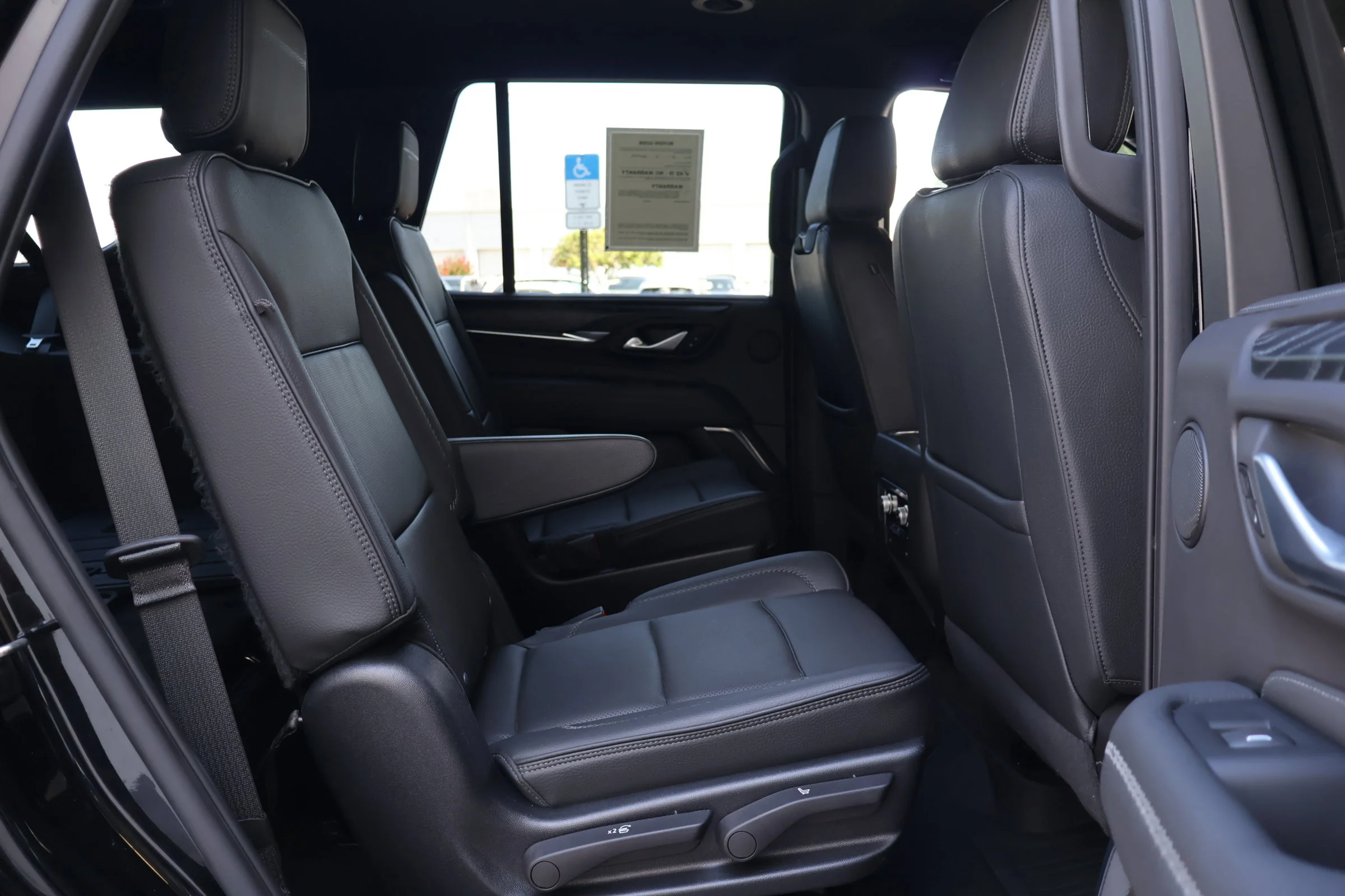 Used 2022 Onyx Black GMC Denali image 24
