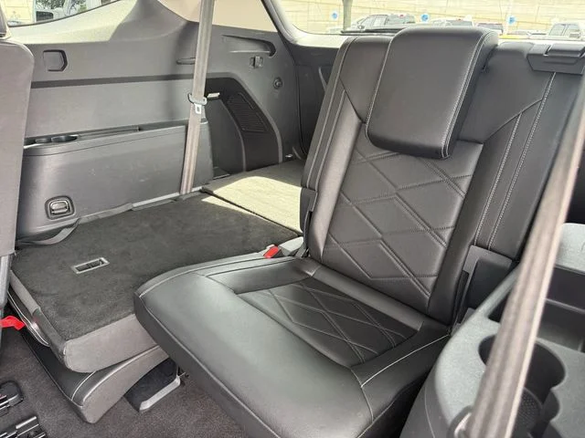 Used 2024 Silver Volkswagen 2.0T SE w/Technology image 24