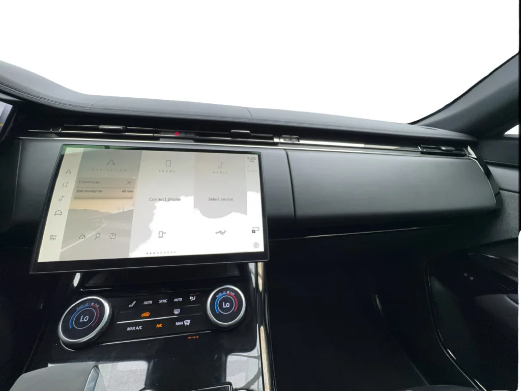 Used 2023 White Land Rover SE image 44
