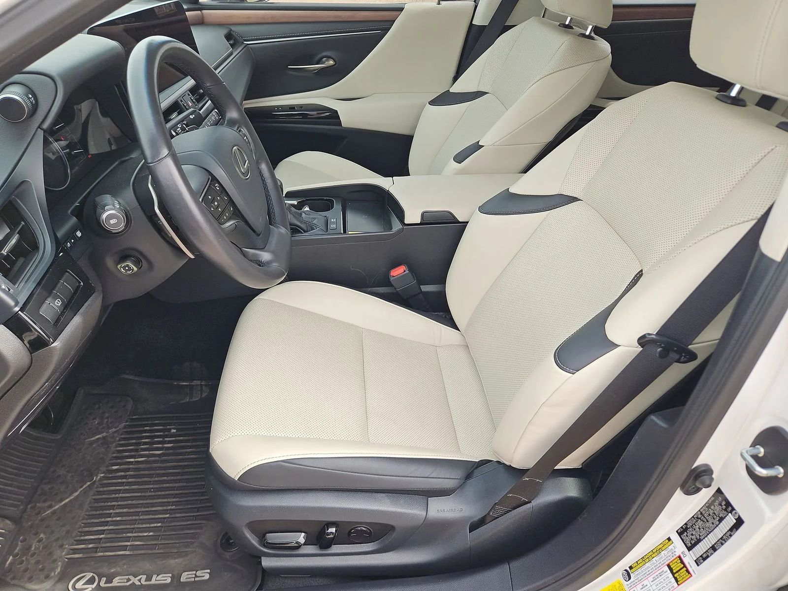 Certified Used 2025 White Pearl Lexus 300h image 11