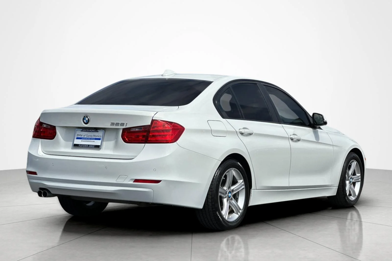 Used 2015 Alpine White BMW 328i image 5