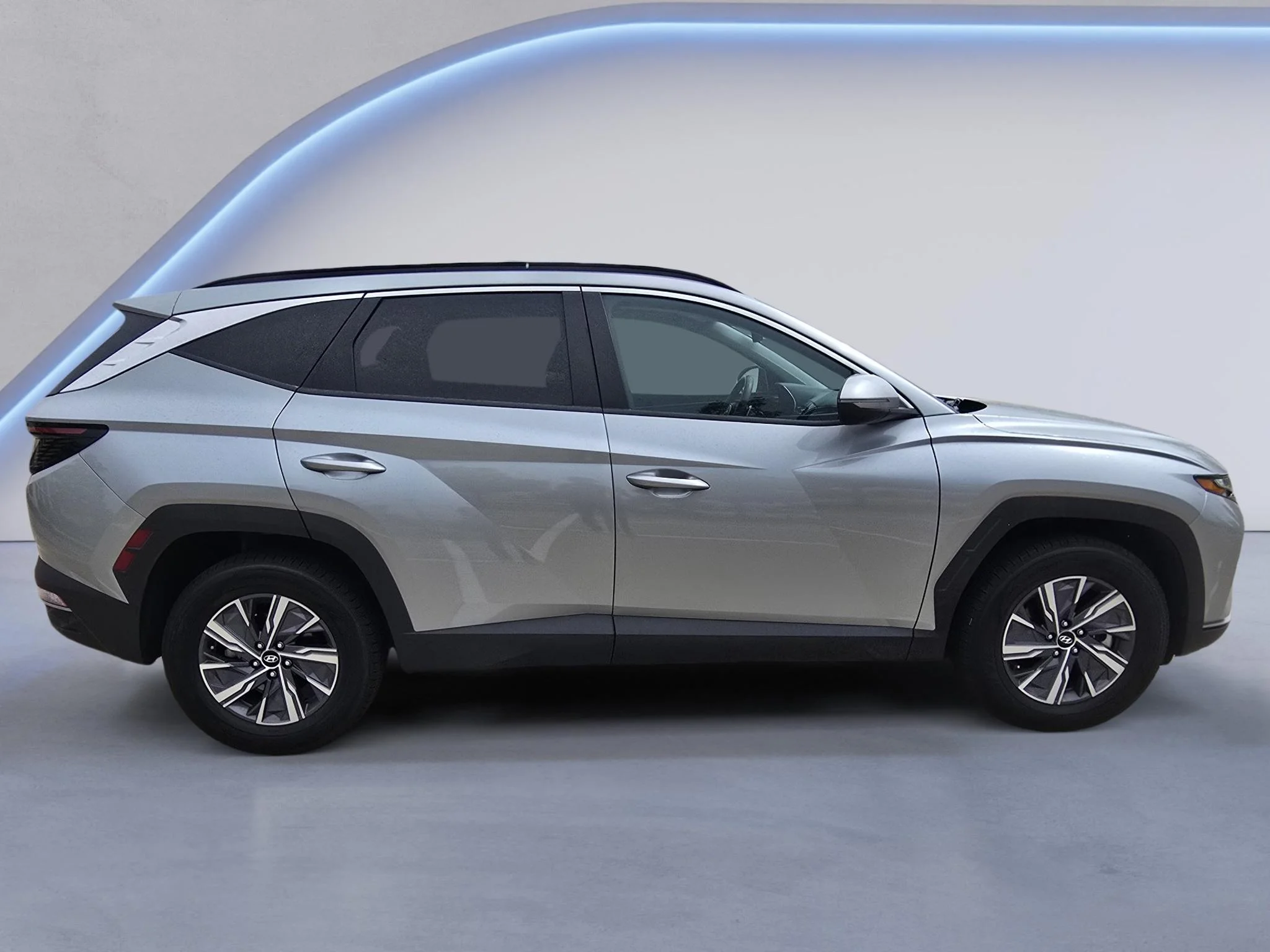 Used 2023 Shimmering Silver Hyundai Blue image 7