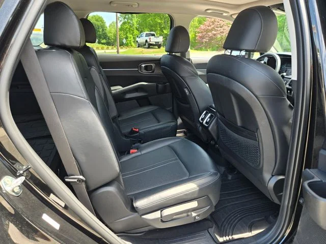 Used 2023 Black Kia EX image 21
