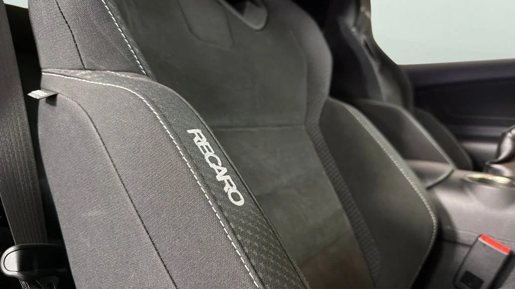 Used 2017 Black Ford Shelby GT350 image 31