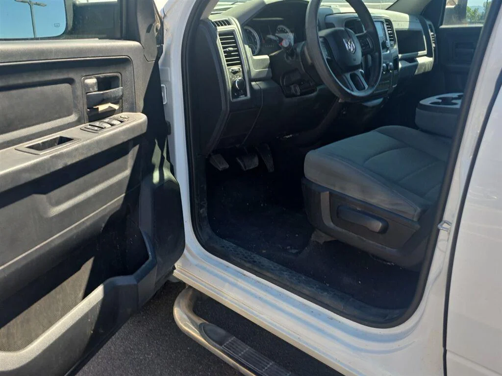 Used 2016 Bright White Clearcoat Ram Tradesman image 8