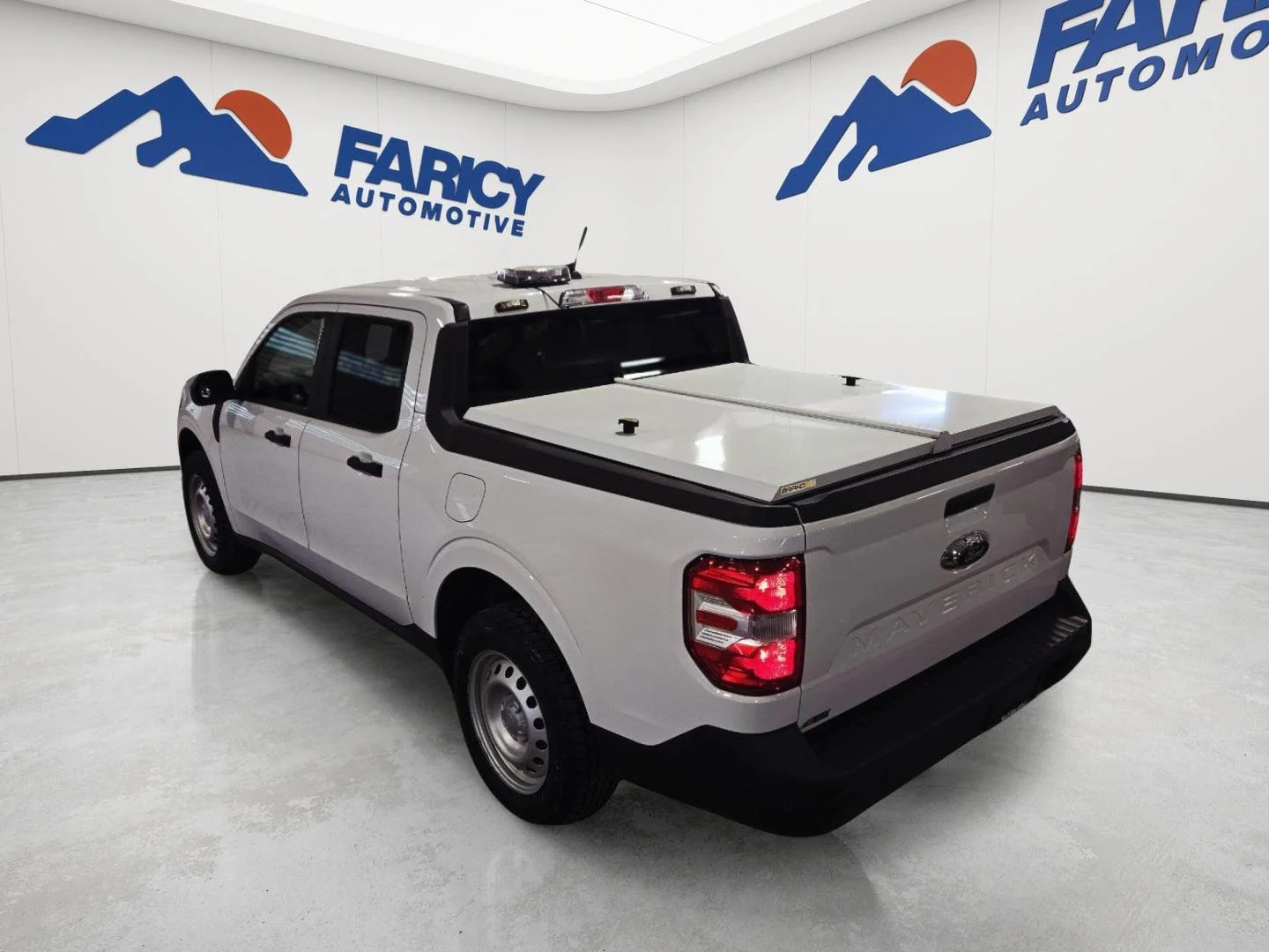 Used 2022 Oxford White Ford XL image 3