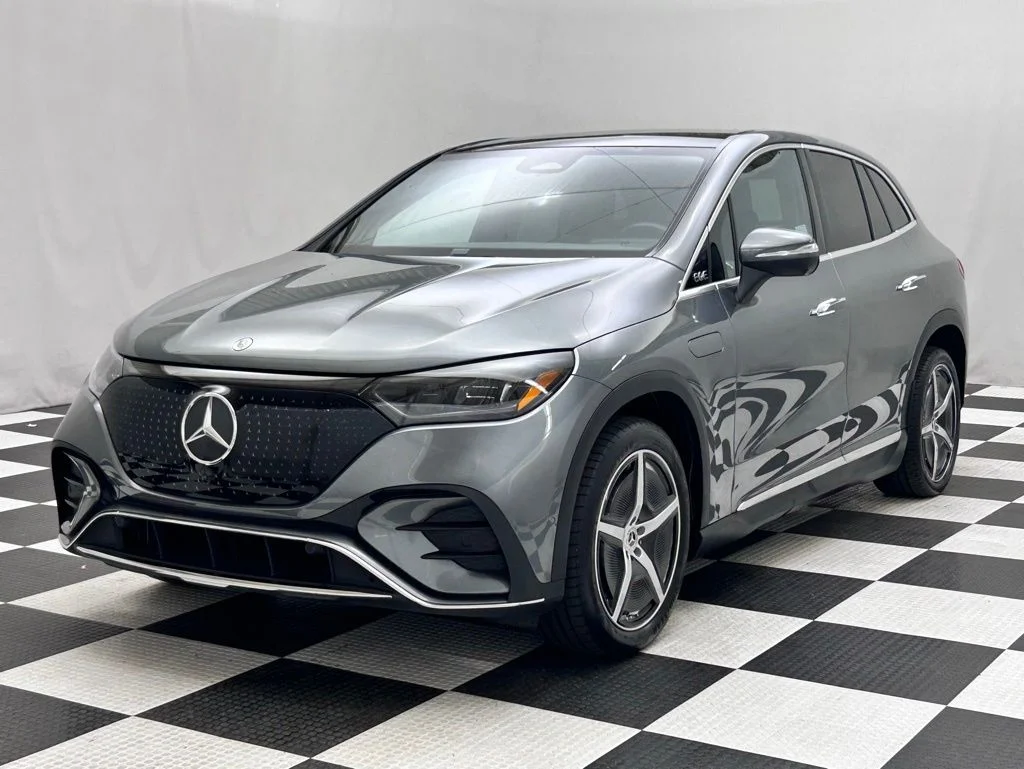 Used 2023 Gray Mercedes-Benz 500 SUV image 4