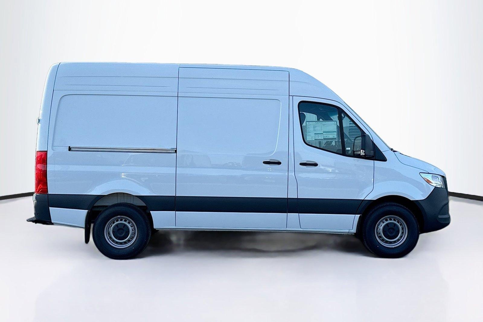 New 2026 Arctic White Mercedes-Benz  image 4