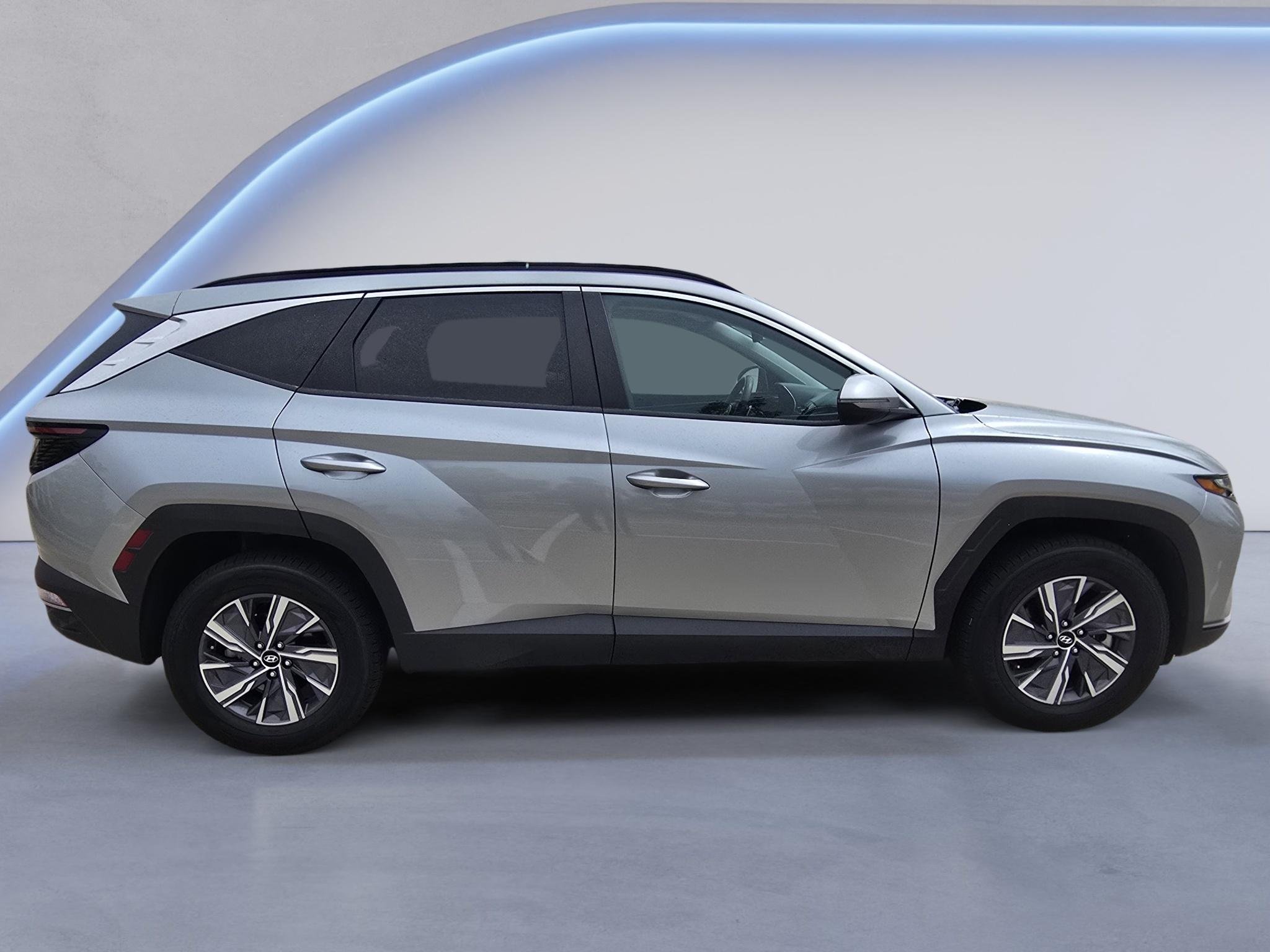 Used 2023 Shimmering Silver Hyundai Blue image 6