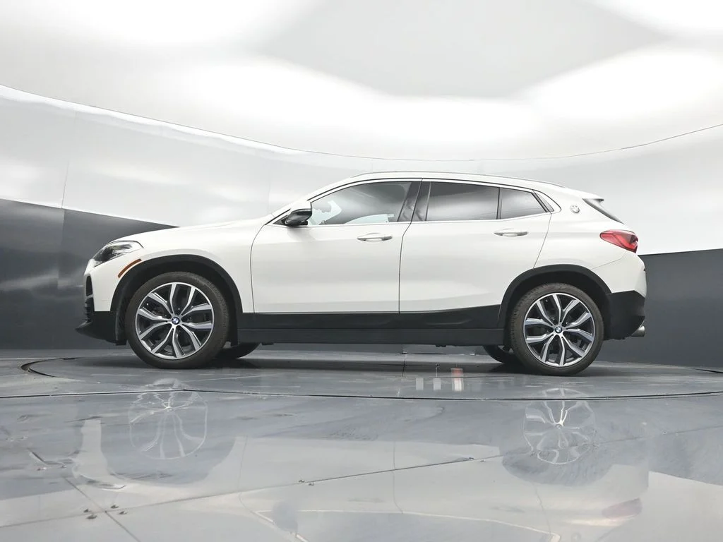 Used 2020 White BMW sDrive28i image 55