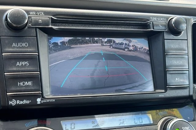 Used 2014 Silver Toyota XLE image 21