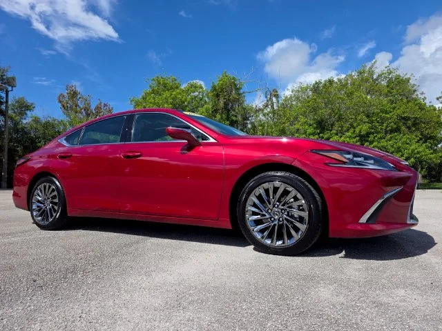2025 Lexus ES