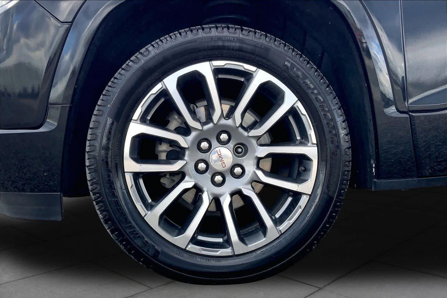 Used 2021 Ebony Twilight Metallic GMC Denali image 11