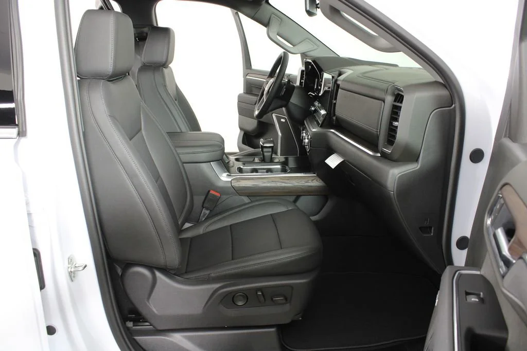 2026 GMC Sierra 1500 SLT - Photo 18