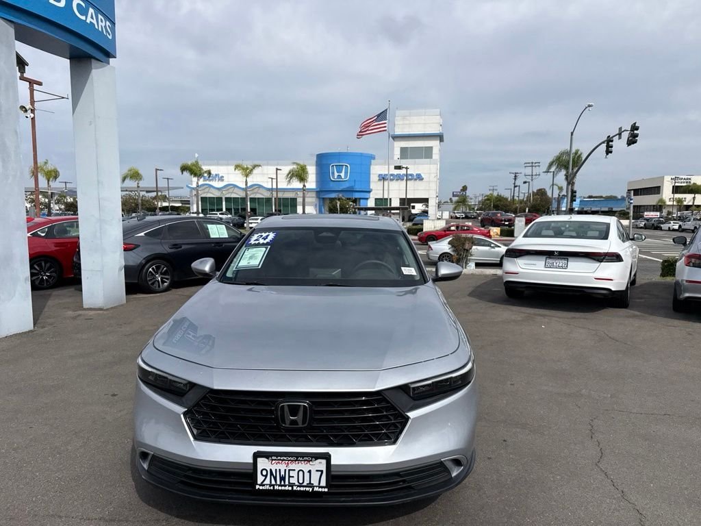 Used 2024 Solar Silver Metallic Honda EX image 5