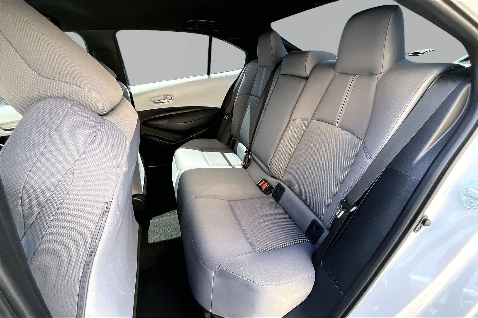 Used 2025 Wind Chill Pearl Toyota SE image 21