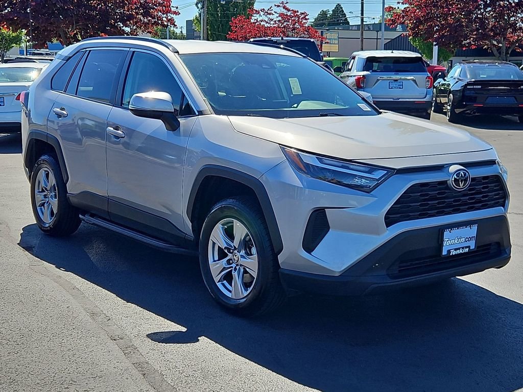 Used 2022 Silver Sky Metallic Toyota XLE image 8