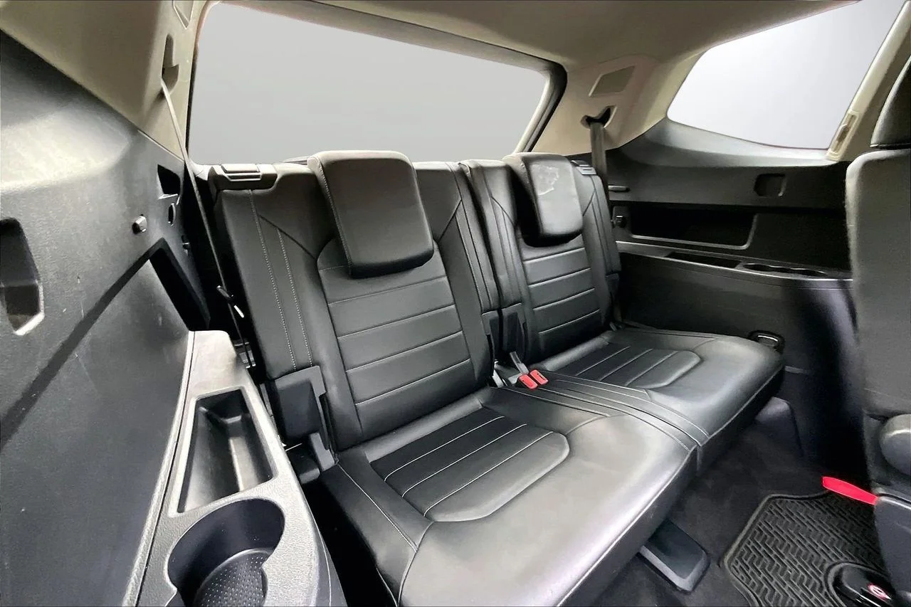 Certified Used 2019 White Volkswagen SEL Premium image 26