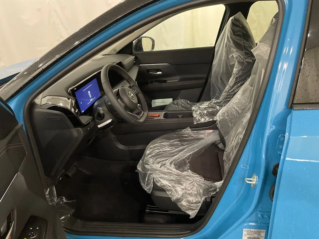New 2026 Arctic Ice Blue Metallic / Super Black Two-tone Nissan SR image 11