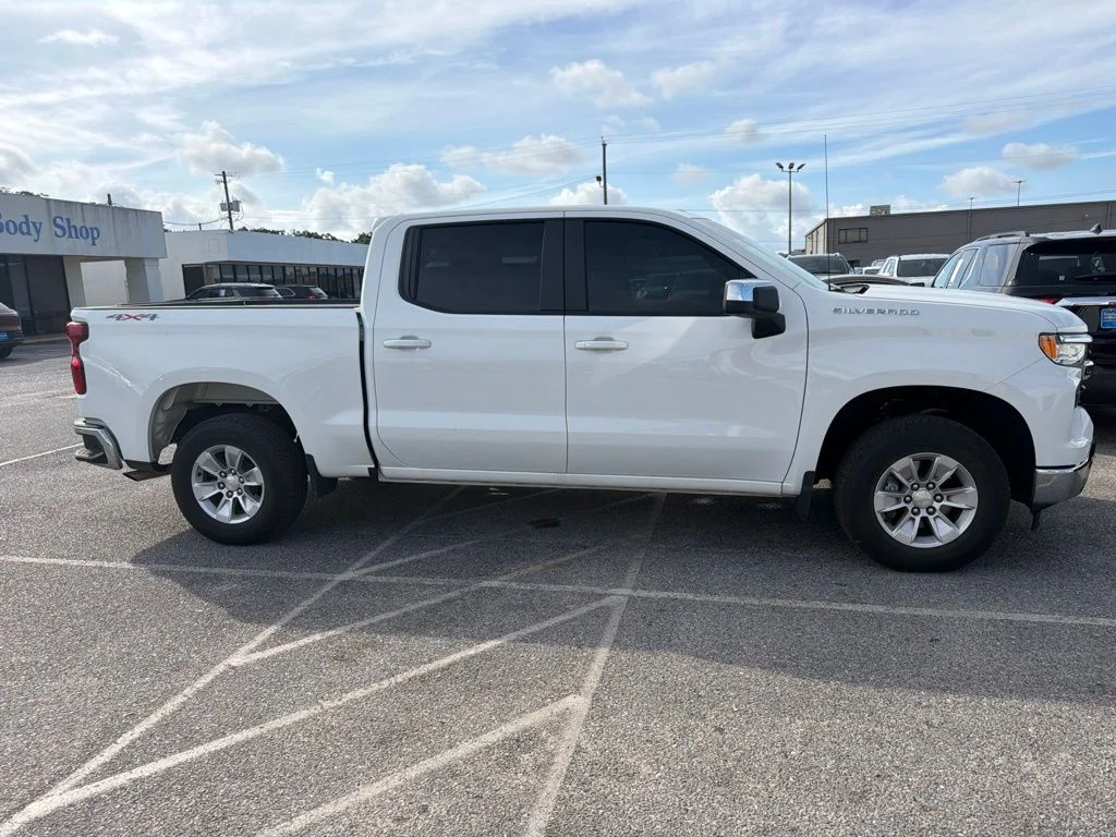 Used 2026 White Chevrolet LT image 7