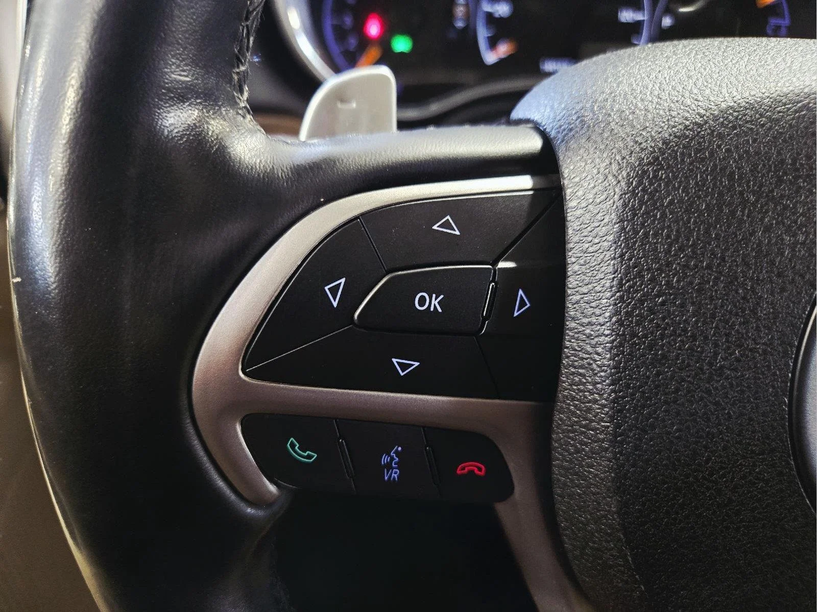 Used 2015 Bright White Clearcoat Jeep Limited image 18