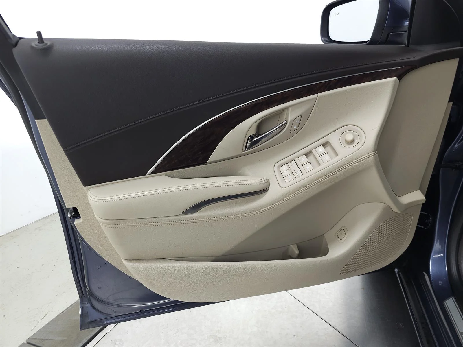 Used 2014 Blue Buick Leather image 10