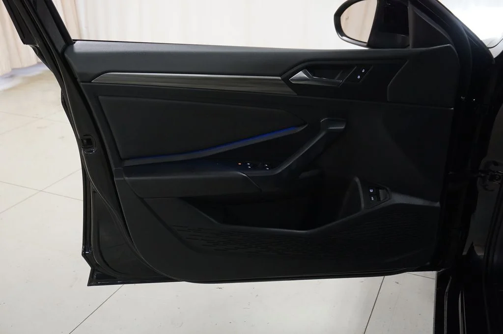 Certified Used 2020 Deep Black Pearl Volkswagen SEL image 29