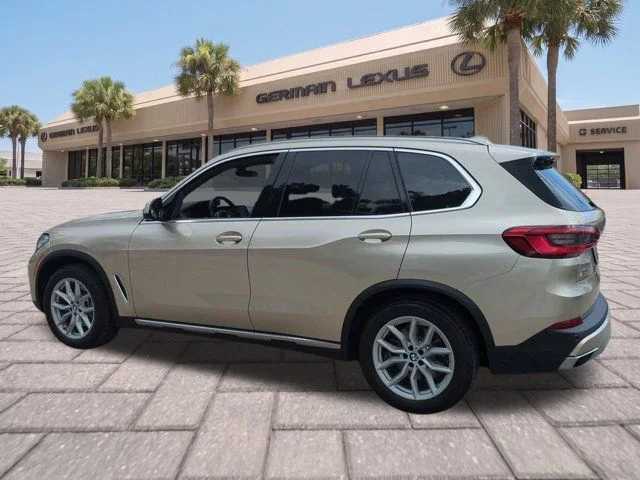 Used 2019 Beige BMW xDrive40i image 6
