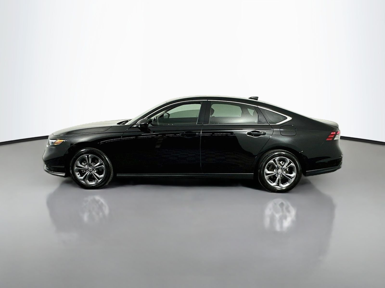 Used 2023 Crystal Black Pearl Honda EX image 4