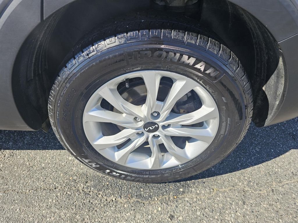 Used 2022 Silver Kia LX image 10