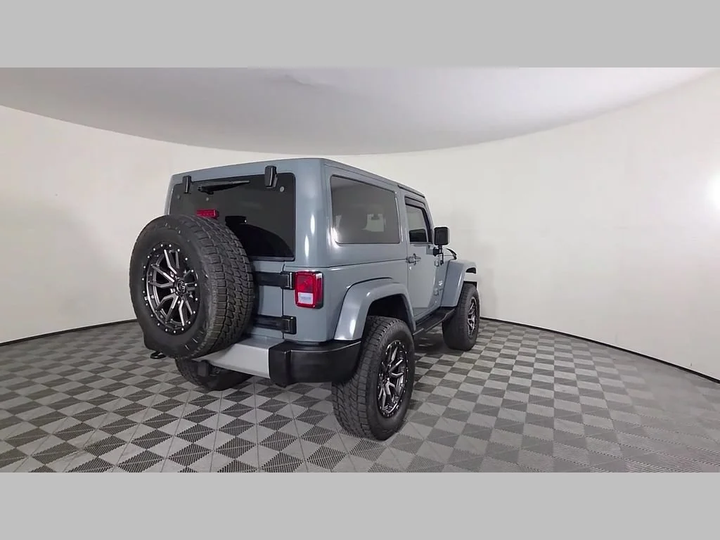 Used 2015 Anvil Clearcoat Jeep Sahara image 40
